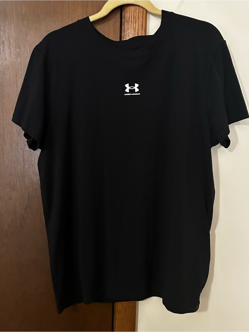 Under Armour woman’s Black Performance T-Shirt